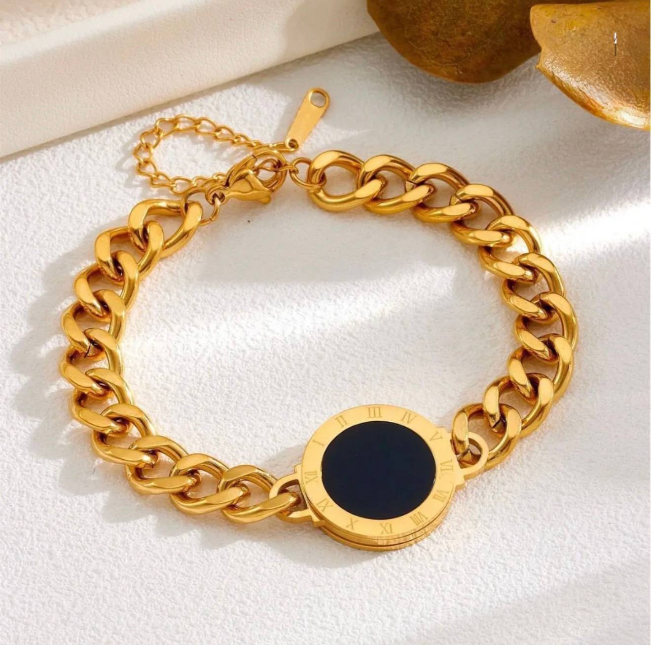 Gold Chain & White Roman Dial Bracelet 🔗⚪⚜️