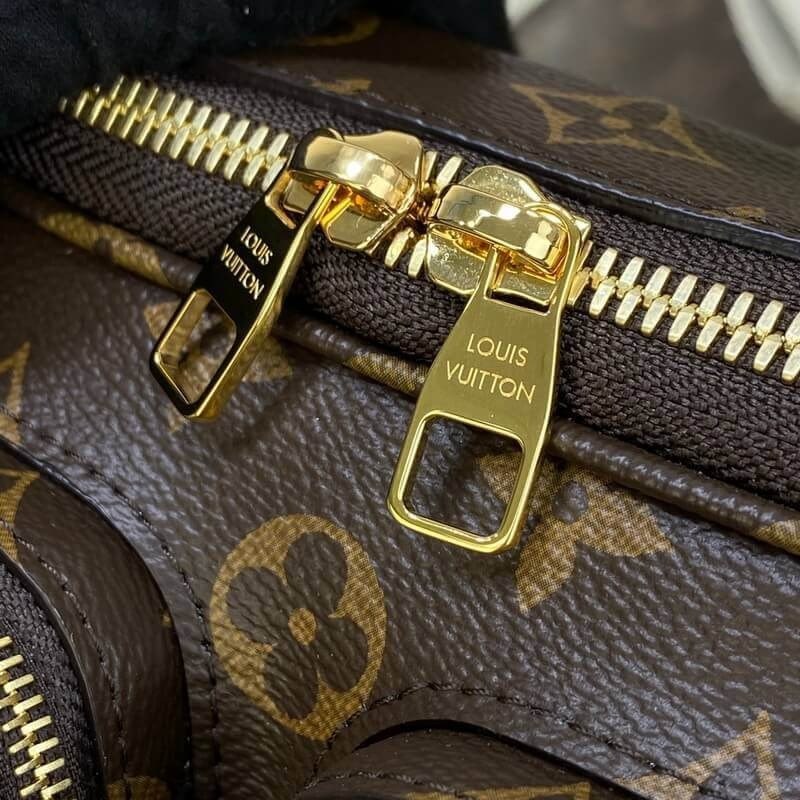 Louis Vuitton Utility Crossbody Bag 👜💼✨