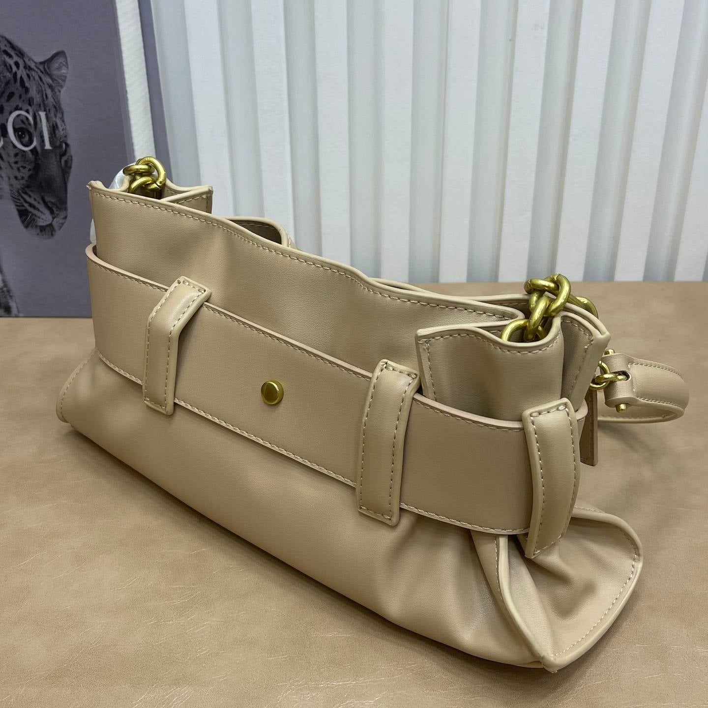 Balmain B-Belt Leather Shoulder Bag in Beige 👜✨🥐