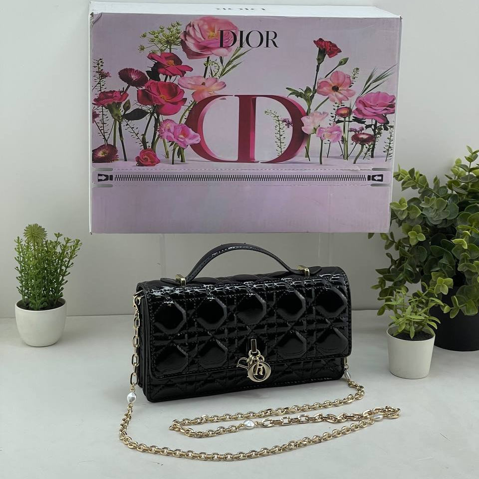 Dior Cannage Quilted Patent Leather Bag in Emerald Green 👜✨🌿
