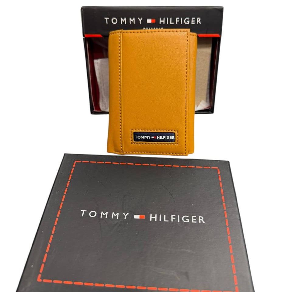 Tommy Hilfiger Men's Trifold Wallet in Tan Leather 💼 👔 🏷️