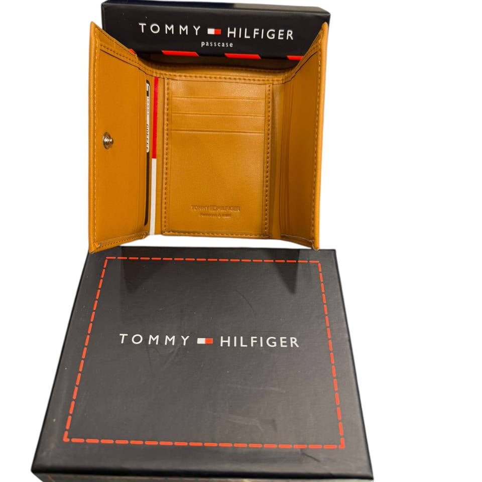 Tommy Hilfiger Men's Trifold Wallet in Tan Leather 💼 👔 🏷️