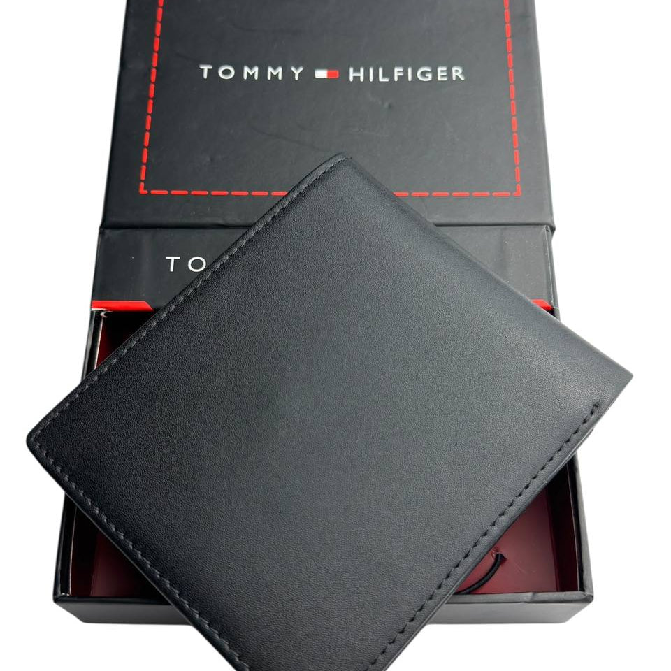 Tommy Hilfiger Leather Bifold Wallet with Embossed Heritage Crest 💼 🗽 🧵
