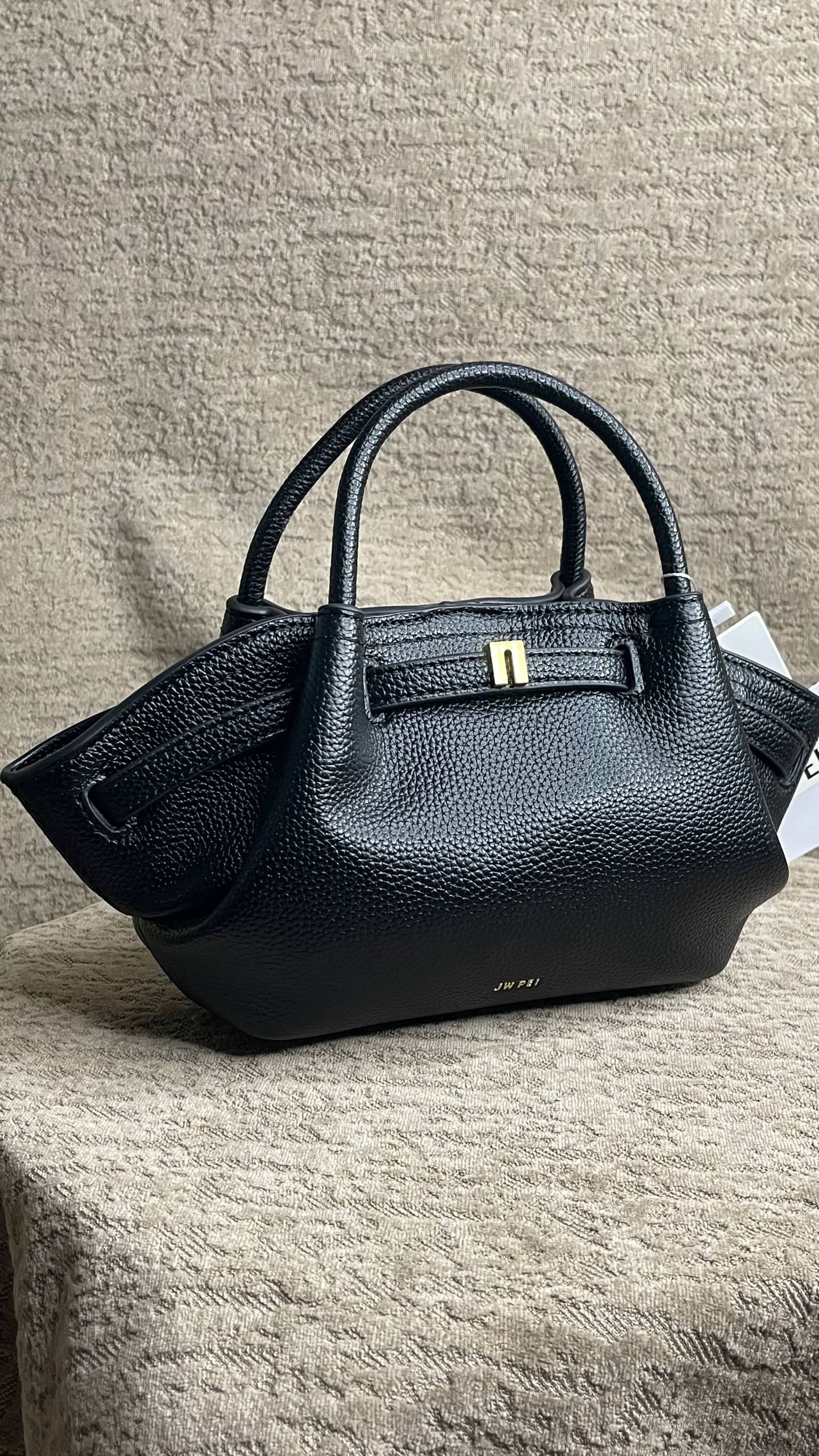 JW PEI Minimalist Shoulder Bag 🖤🤍 Beige & Black