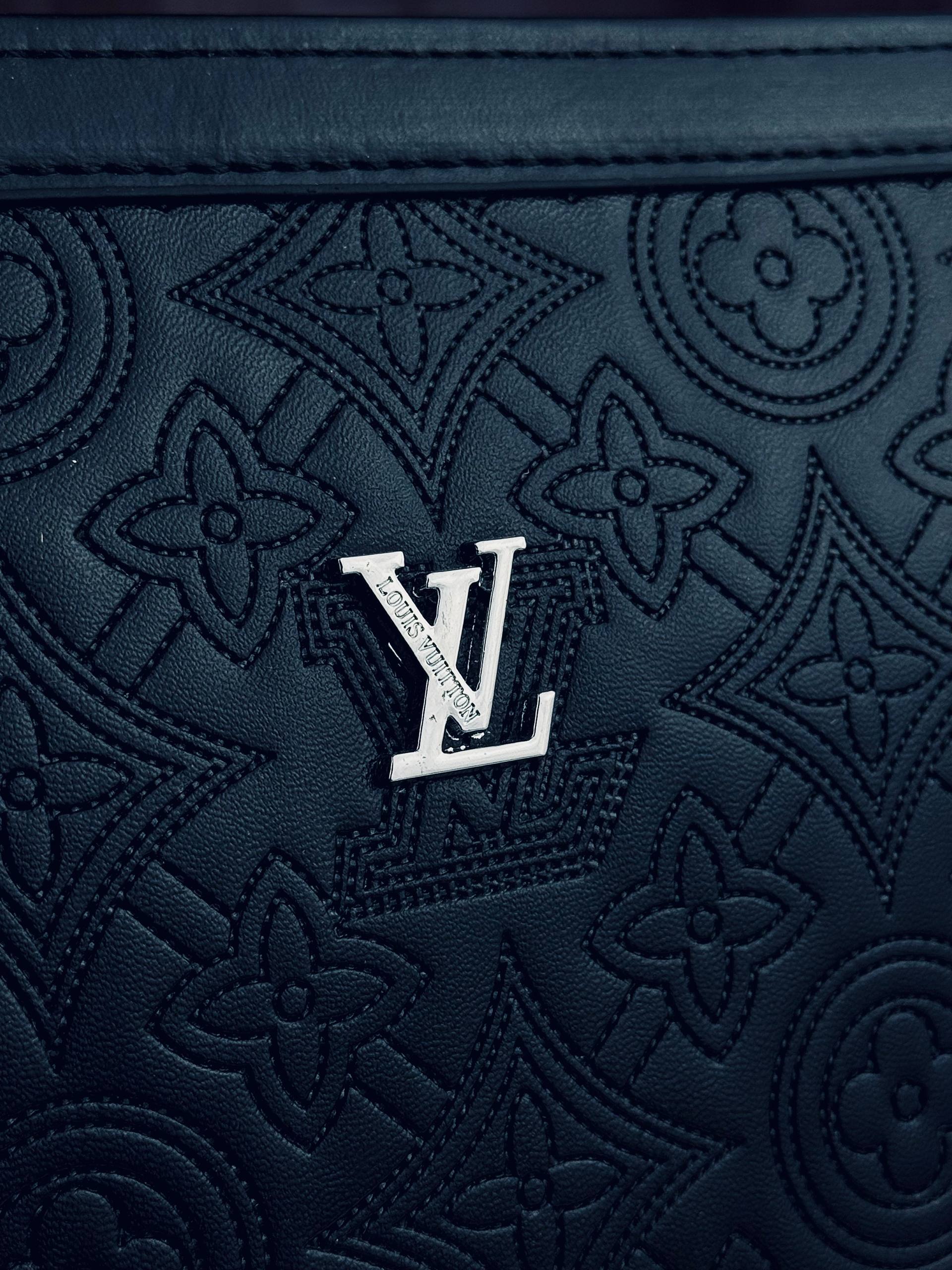 Louis Vuitton Monogram Empreinte Leather Clutch Black 🖤✨👑