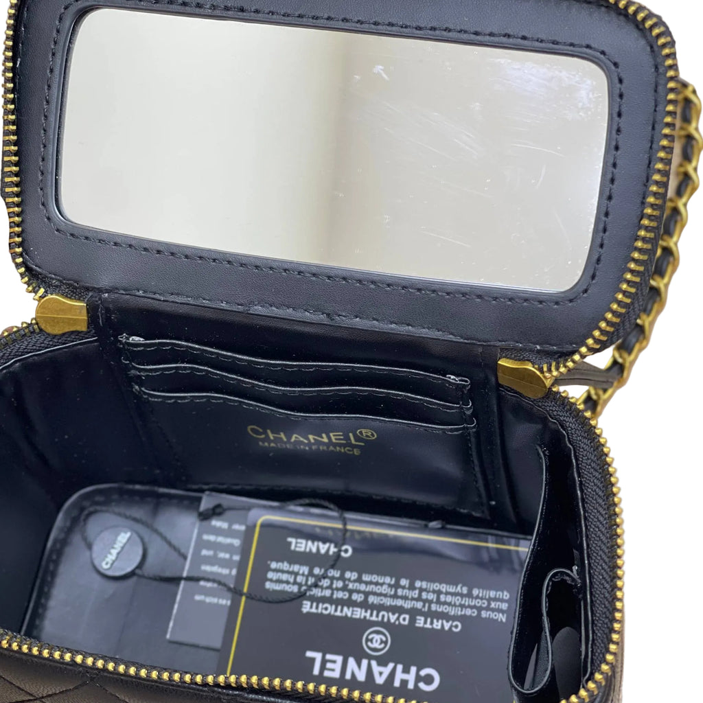 Chanel Quilted Leather Vanity Case with Gold-Tone Hardware ✨👜🖤