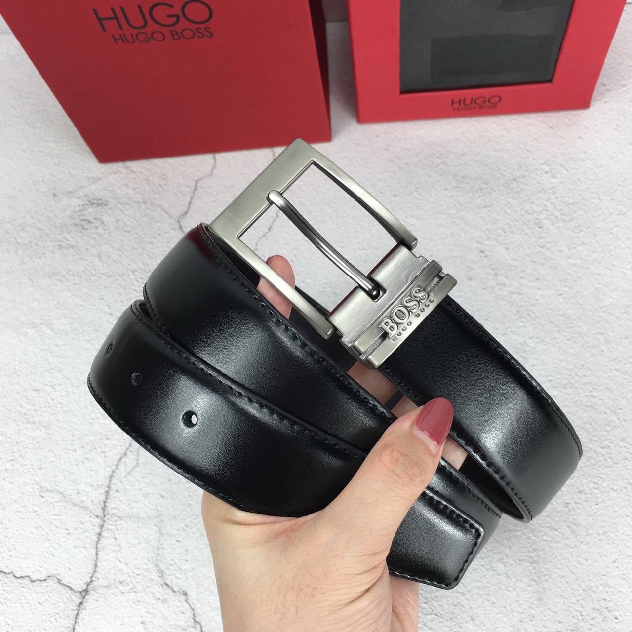 Hugo Boss Men’s Reversible Leather Belt Gift Set with Interchangeable Buckles 💼🐂✨