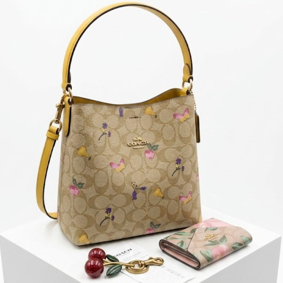 Coach Small Town Bucket Bag with Floral Print 🌸👜✨