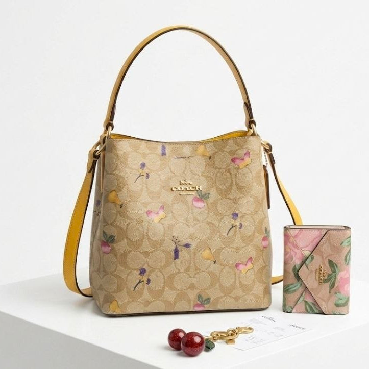 Coach Small Town Bucket Bag with Floral Print 🌸👜✨