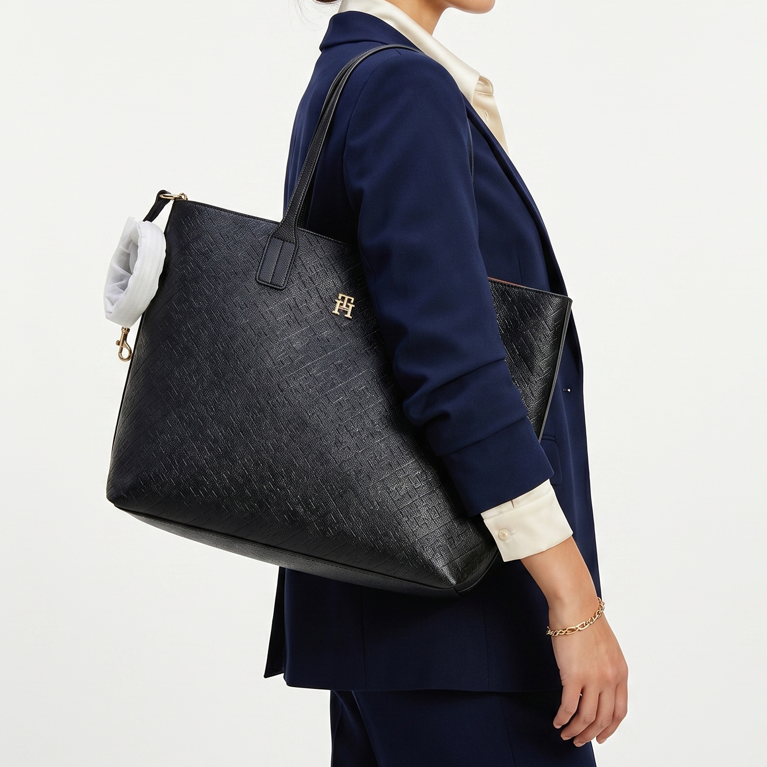 TOMMY: Classic Carryall in Navy 🎒💼🔵