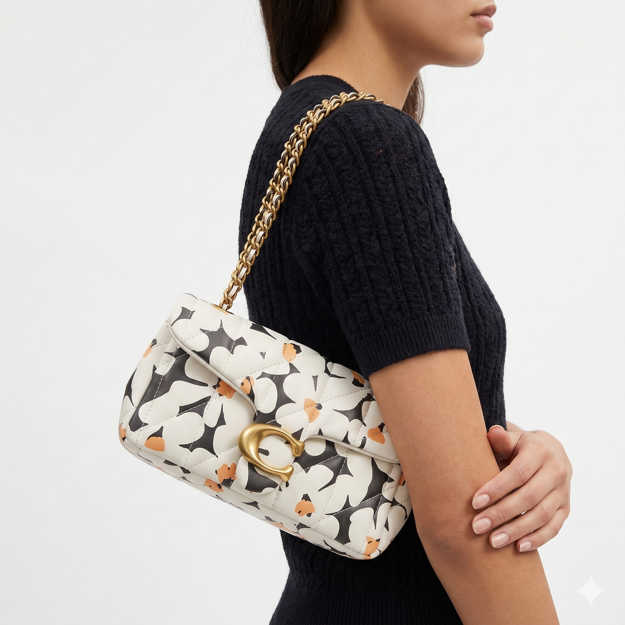 Floral Quilted Chain Shoulder Bag with Gold-Tone C Clasp 🌸👜✨