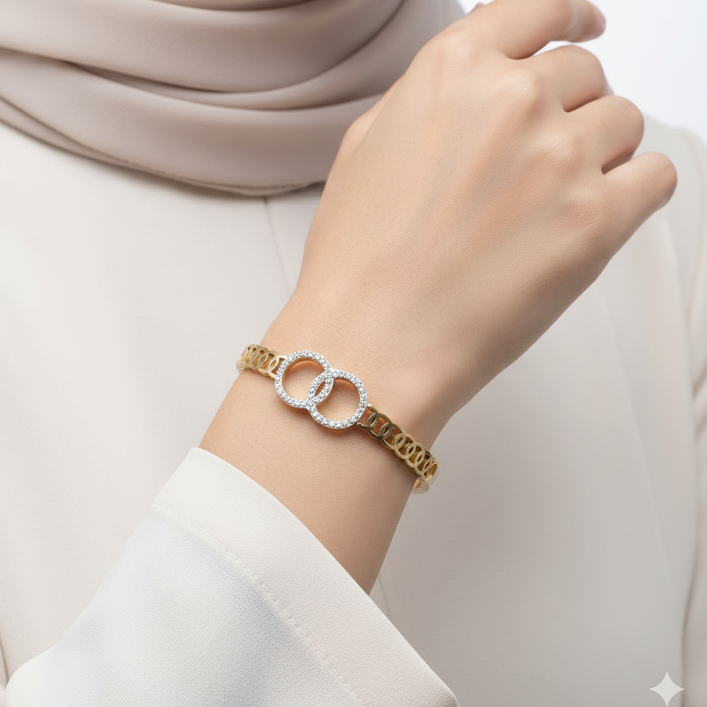 Elegant 18K Gold Plated Interlocking Infinity Bangle ✨ 💍 🌟