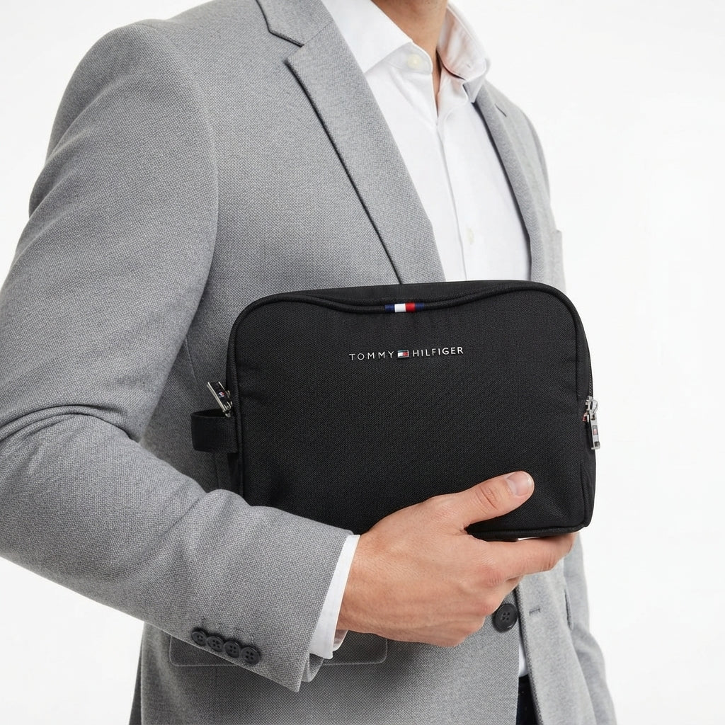 Tommy Hilfiger Signature Black Essential Handbag