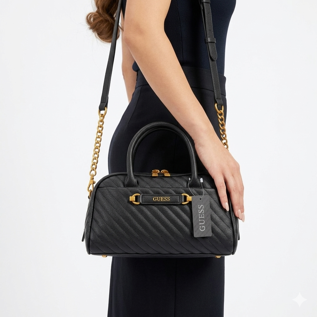 GUESS Black & White Bag 🖤🤍 Chic Carryall
