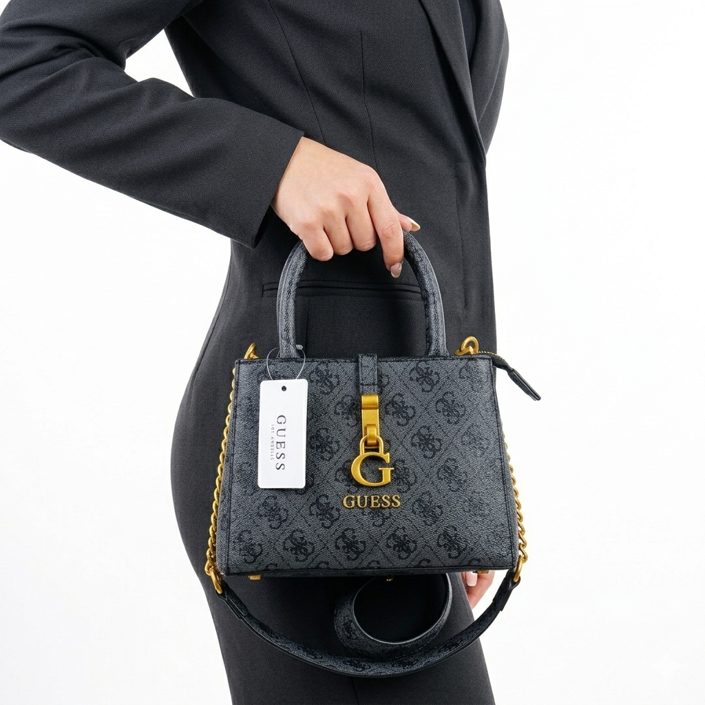 GUESS Chic Crossbody Bag 🖤💙 Beige Accent