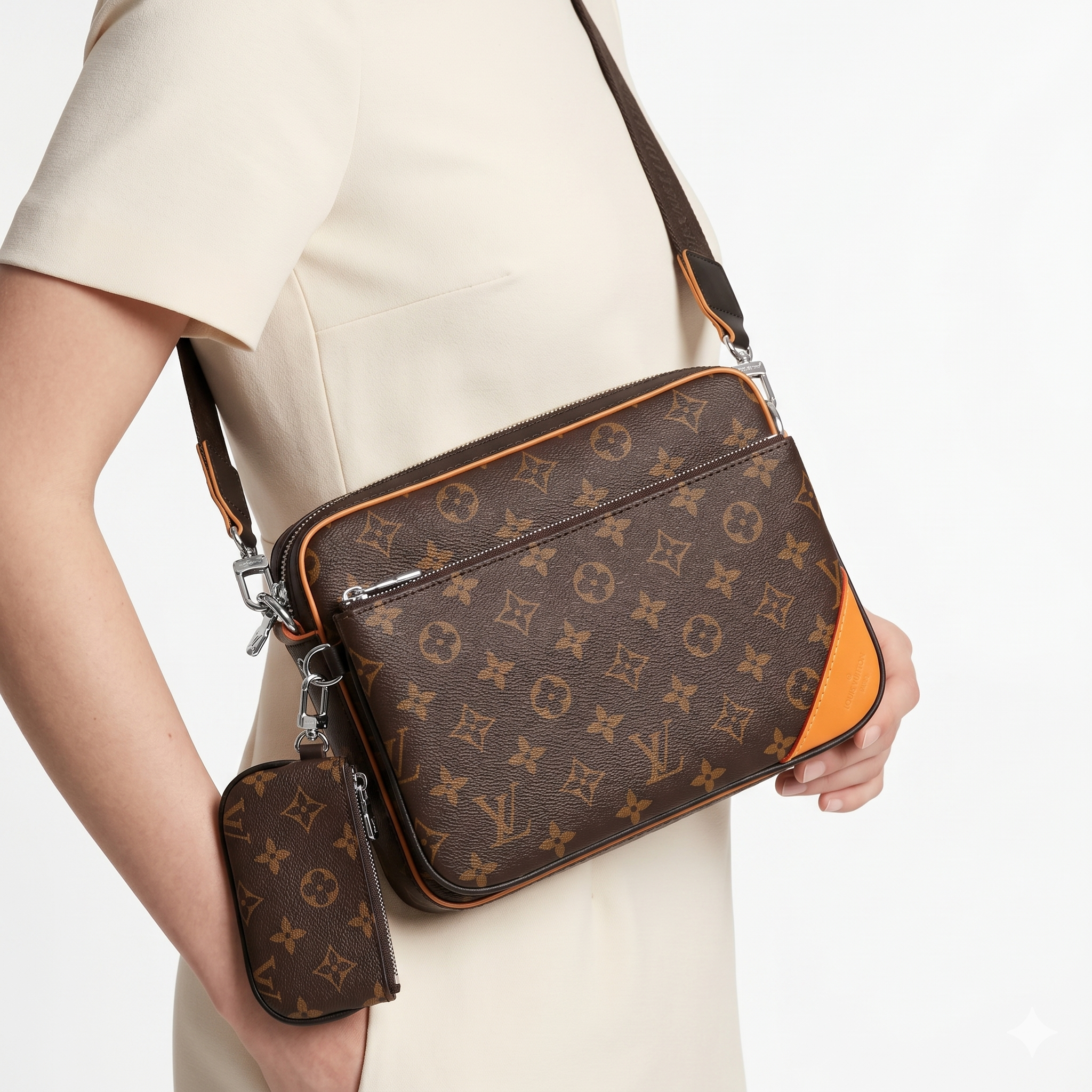 Louis Vuitton Monogram Canvas Crossbody with Detachable Pouch 👜✨