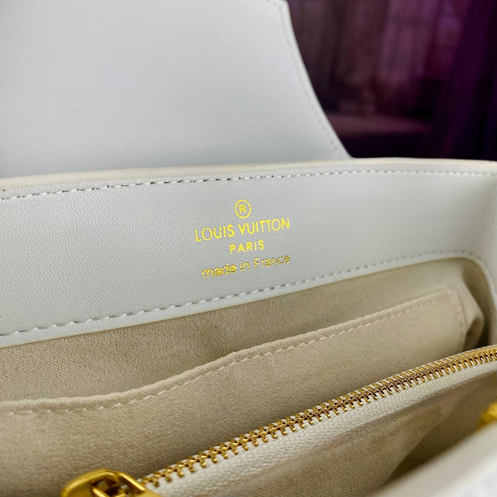 Louis Vuitton Floral Print Handbag with Gold Hardware 🌸👜
