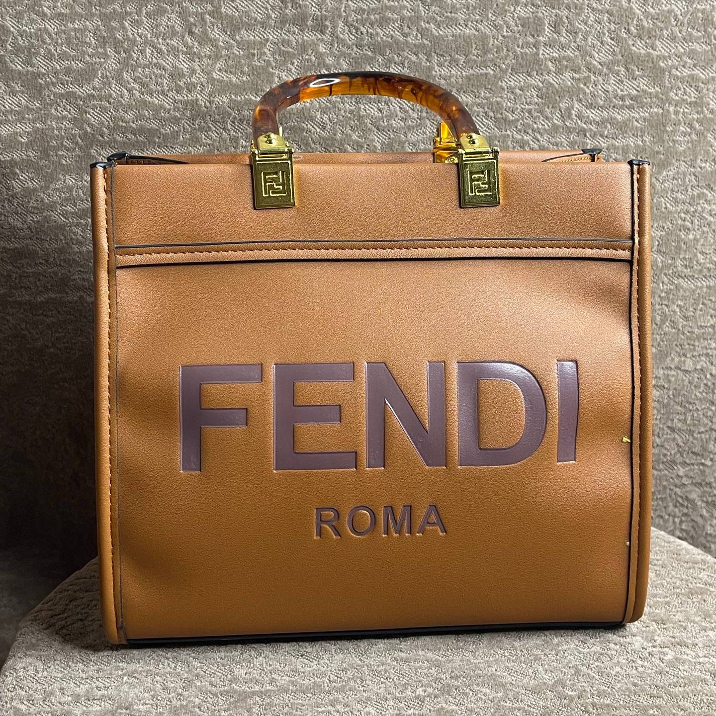 Fendi Chic Handbag: Black & Brown Elegance 👜🖤🤎