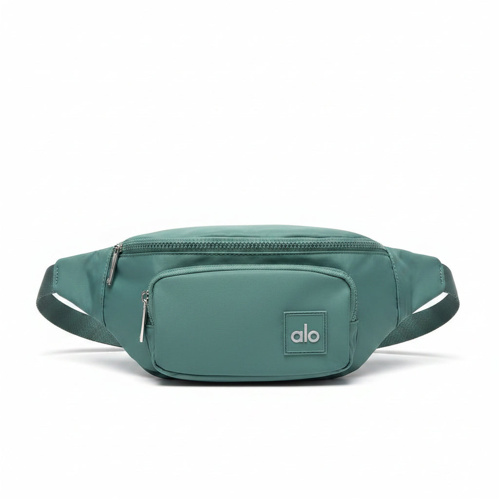 Alo Yoga Essential Belt Bag in Winter Ivy Green 🌿✨