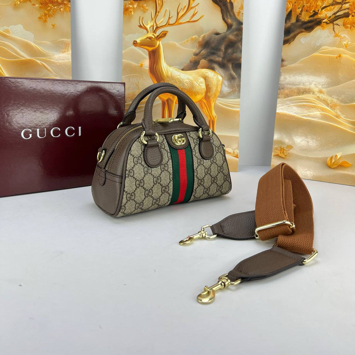Gucci Monogram Handbag with Signature Stripe Detail 👜✨