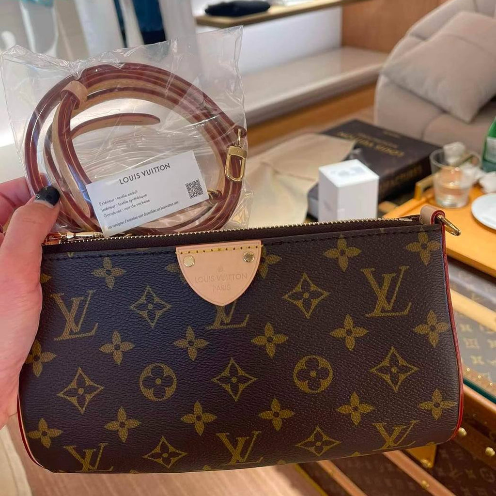 Louis Vuitton Monogram Canvas Pochette with Versatile Strap