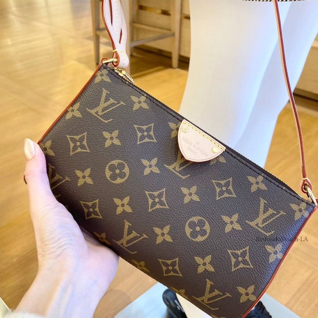 Louis Vuitton Monogram Canvas Pochette with Versatile Strap