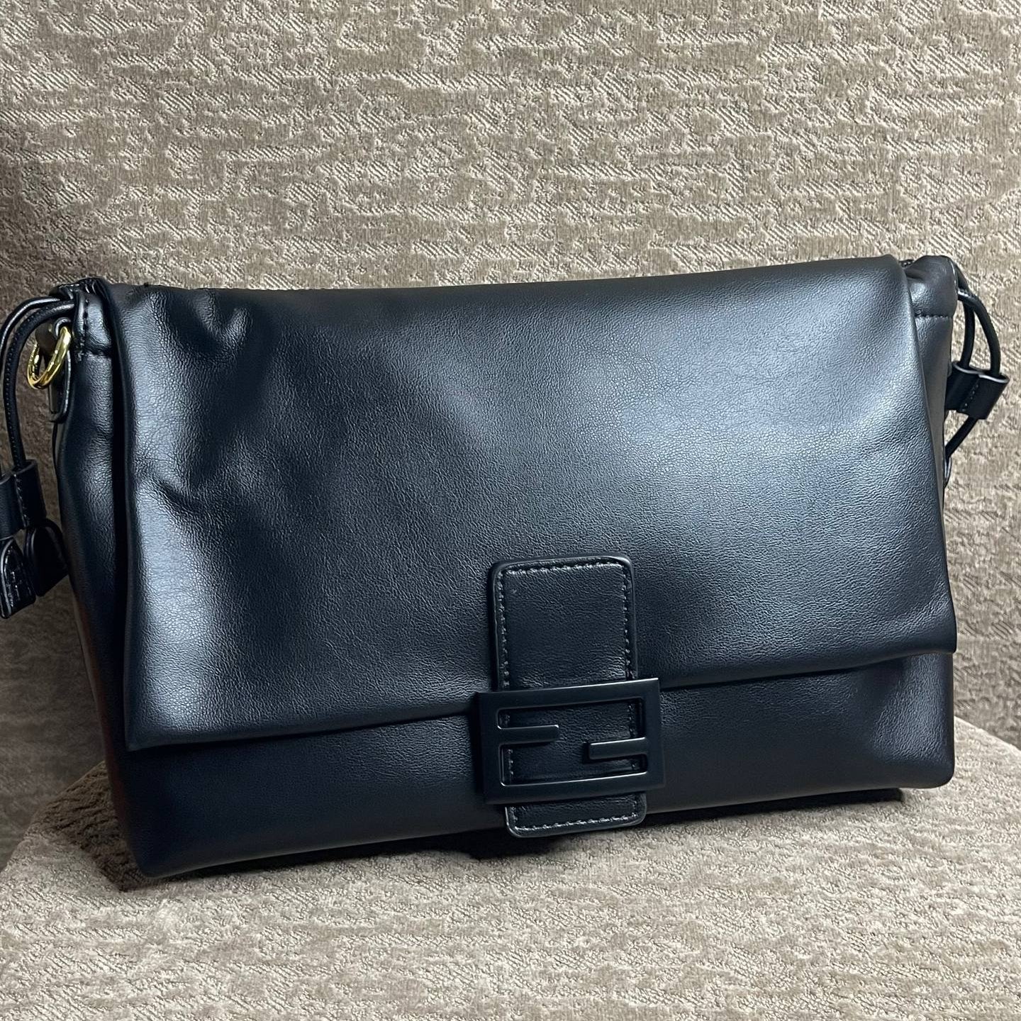 Fendi Red & Black Baguette 🖤❤️ Chic Clutch