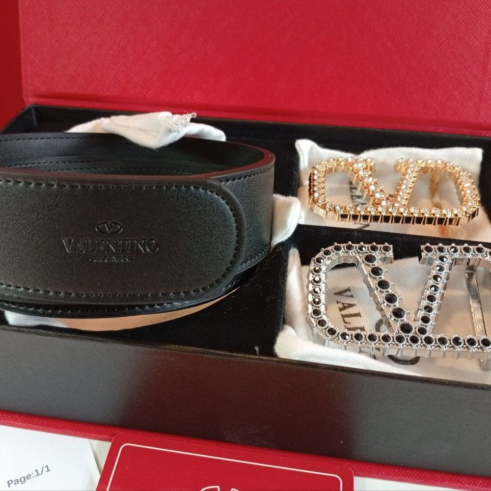 Valentino Garavani Interchangeable Buckle Belt Set in Black ✨🖤