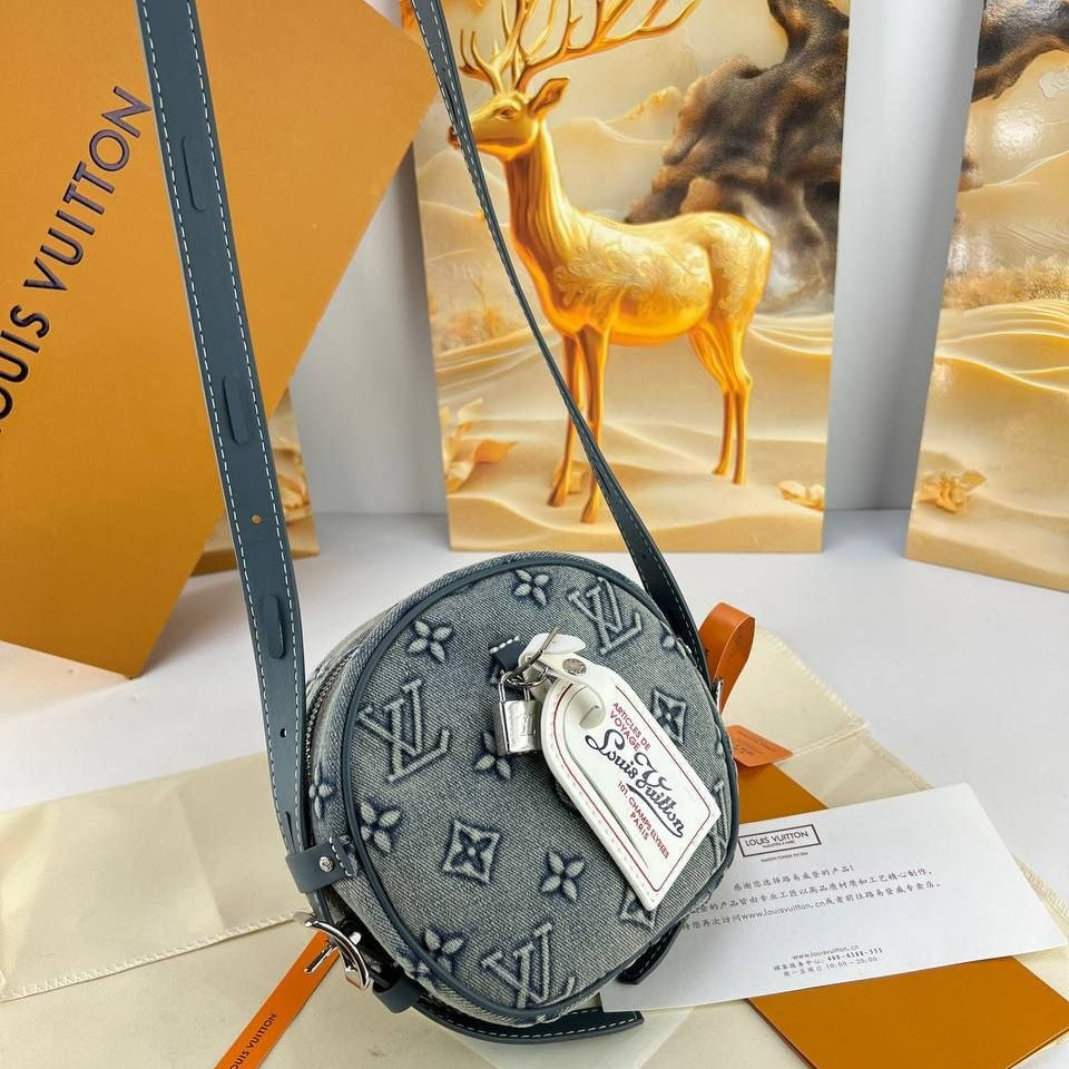 Louis Vuitton Monogram Denim Round Bag 🔵👜