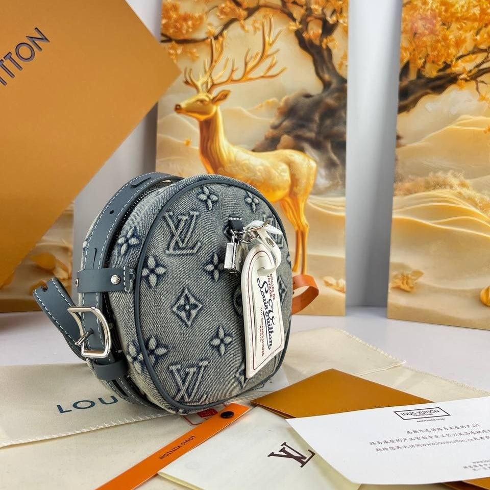 Louis Vuitton Monogram Denim Round Bag 🔵👜