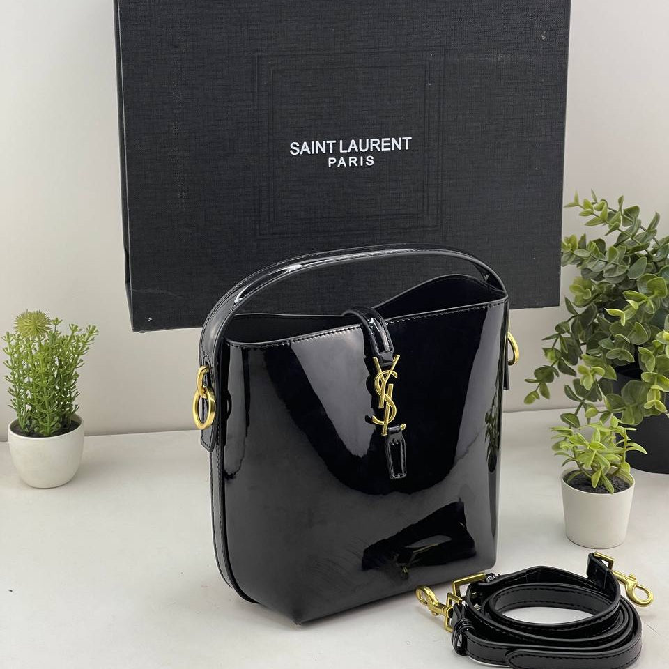 Saint Laurent Le 5 à 7 Small Hobo Bag in Red and black Patent Leather 🍒✨👜