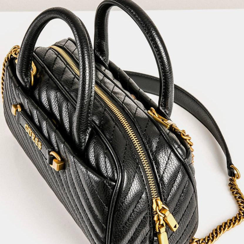 GUESS Black & White Bag 🖤🤍 Chic Carryall