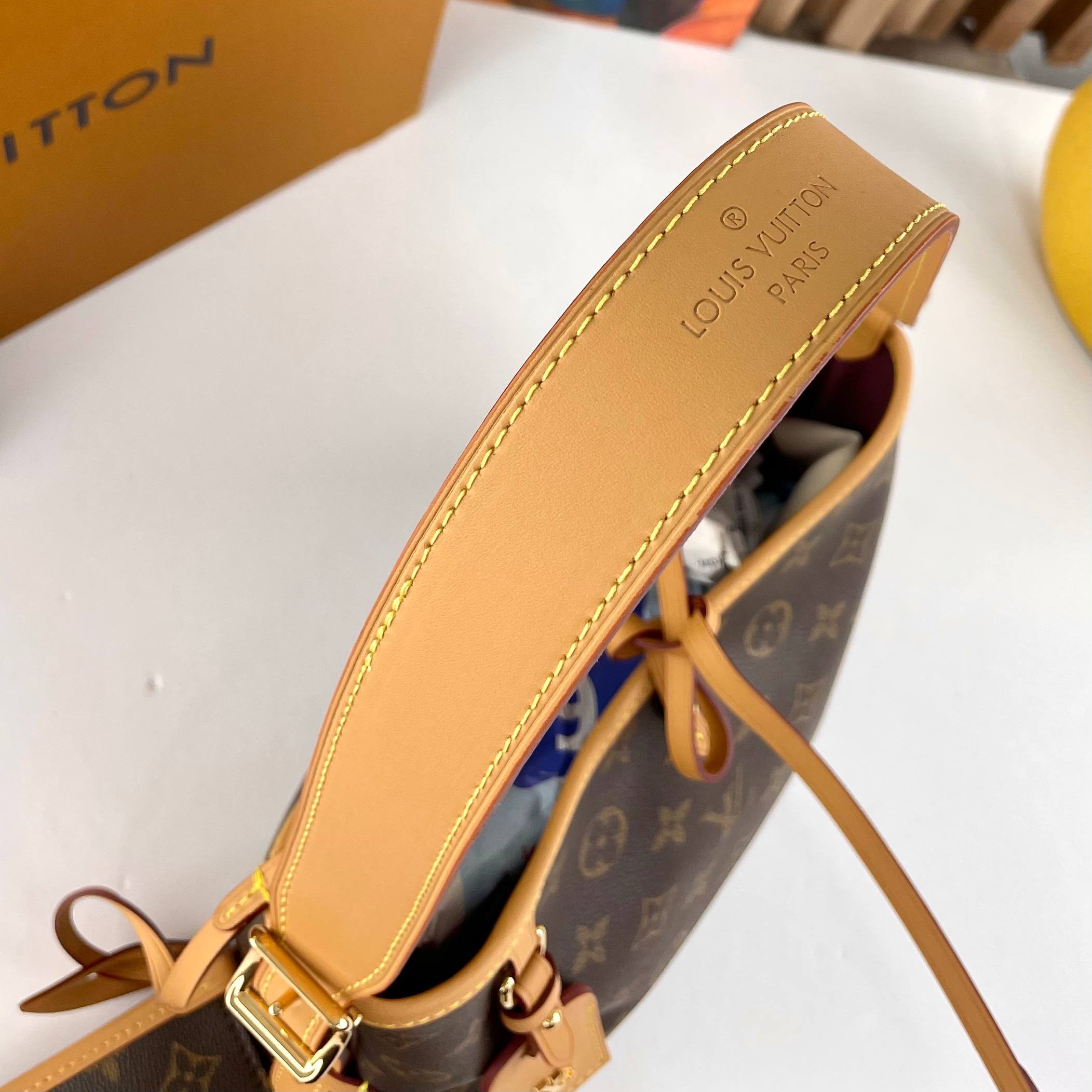 Louis Vuitton Monogram Graceful PM Shoulder Bag with Pouch 👜✨🤎