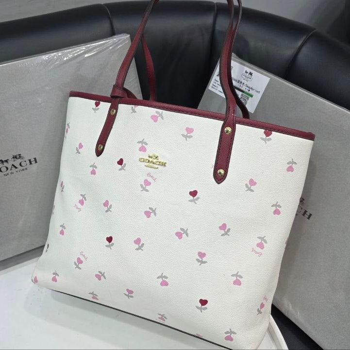 Coach Floral & Heart Print Tote Bag with Matching Pouch 🌸❤️👜