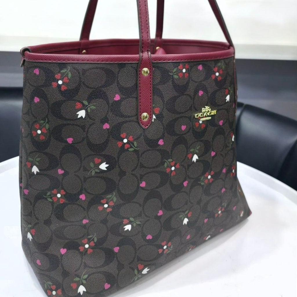 Coach Floral & Heart Print Tote Bag with Matching Pouch 🌸❤️👜
