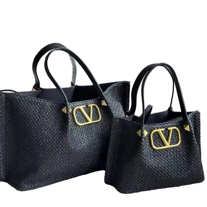 VALENTINO: Top Quality Bag 🖤🤍🤎