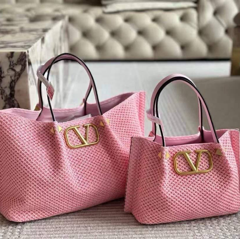VALENTINO: Top Quality Bag 🖤🤍🤎