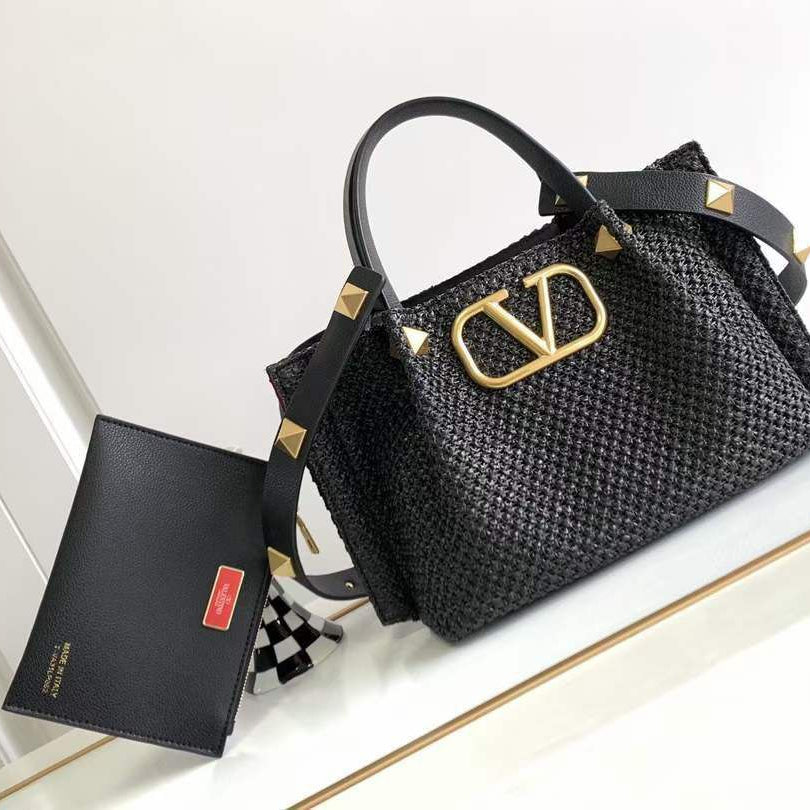 VALENTINO: Top Quality Bag 🖤🤍🤎