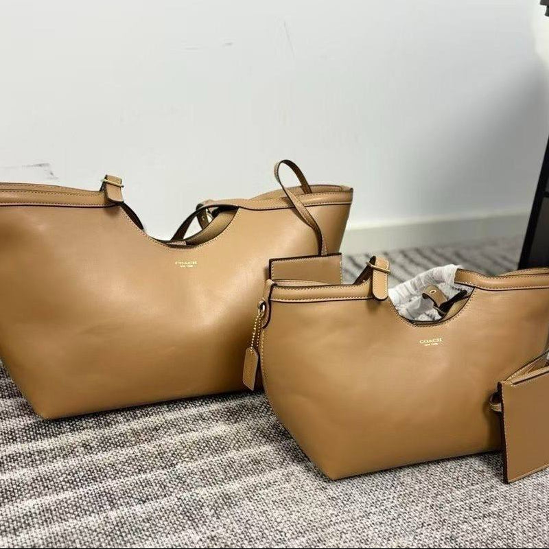 COACH: Timeless Elegance Bag 🖤👜🤎
