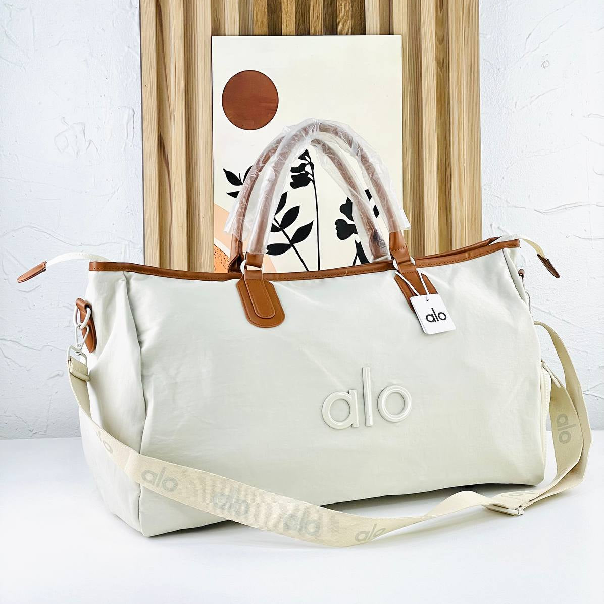 ALO Olive Duffle Bag with Brown Accents 🫒💼👜