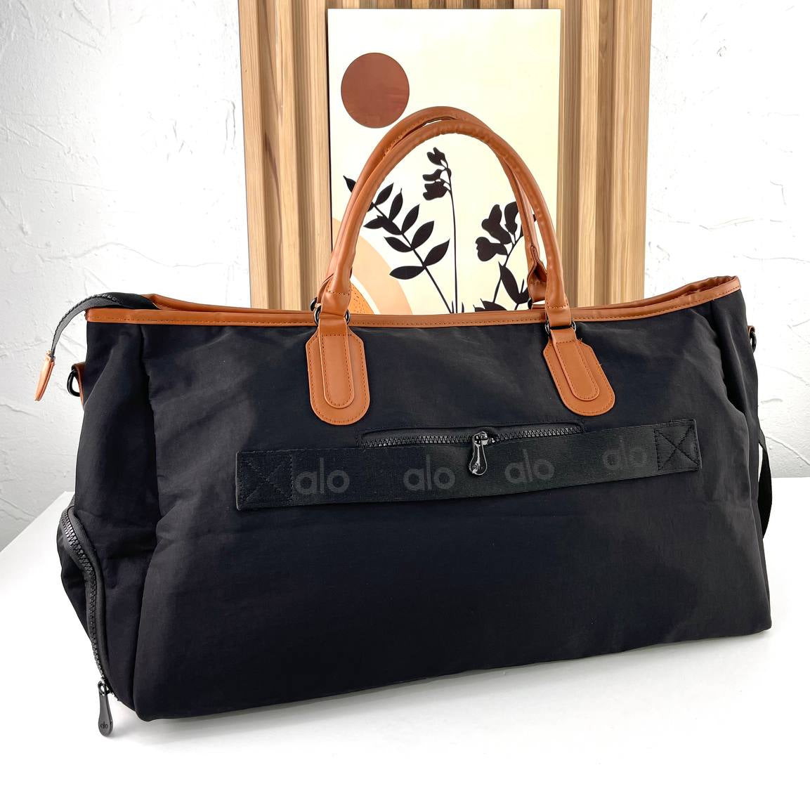 ALO Olive Duffle Bag with Brown Accents 🫒💼👜