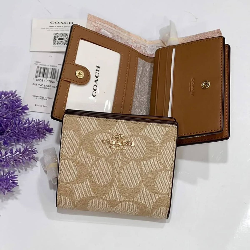 Coach Signature Snap Wallet in Khaki and Saddle ✨👜