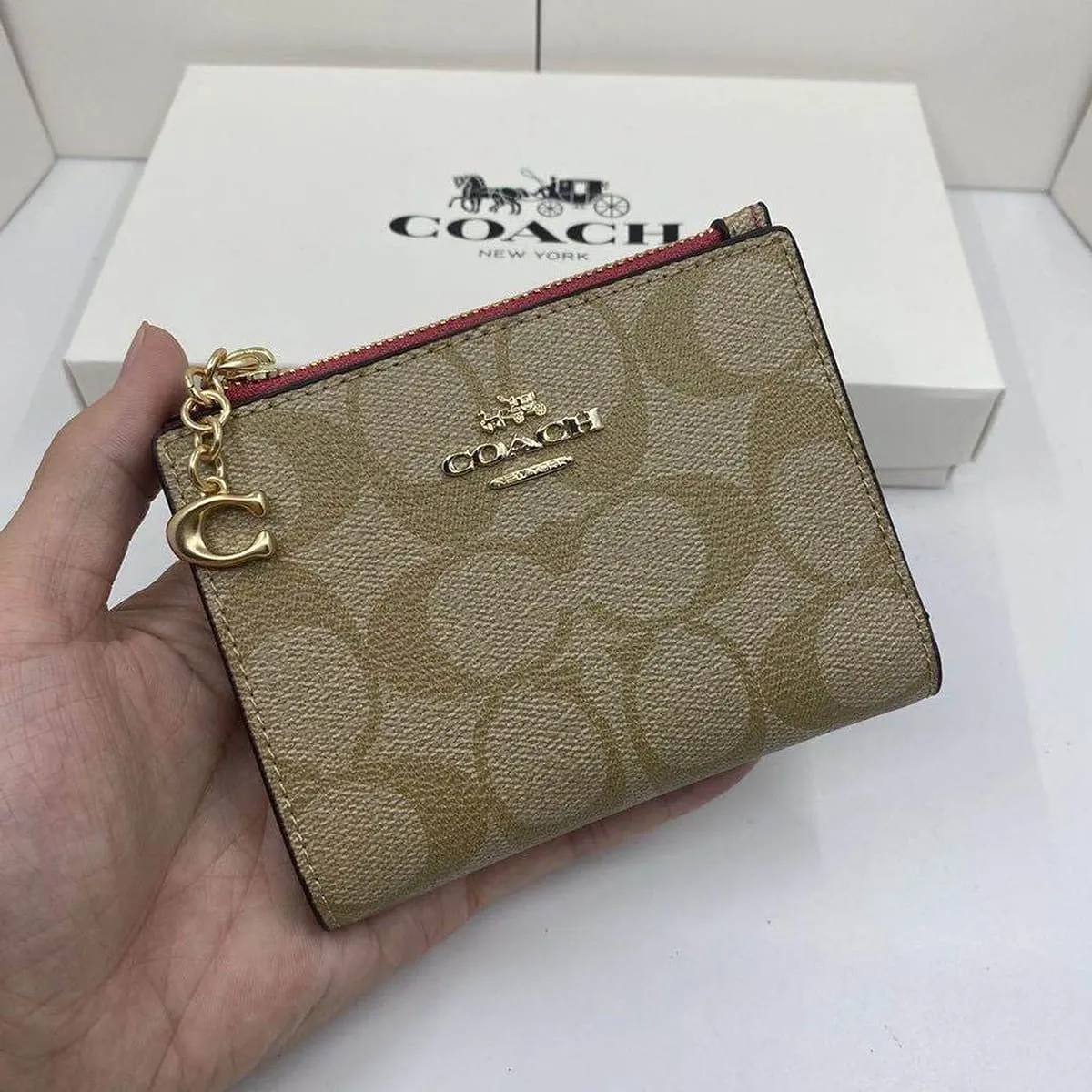 Coach Signature Snap Wallet in Khaki and Saddle ✨👜