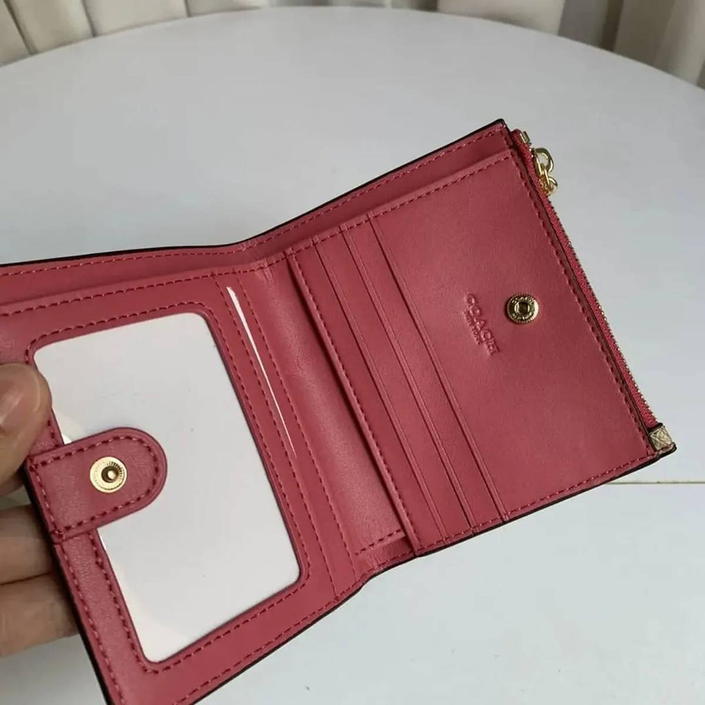 Coach Signature Snap Wallet in Khaki and Saddle ✨👜