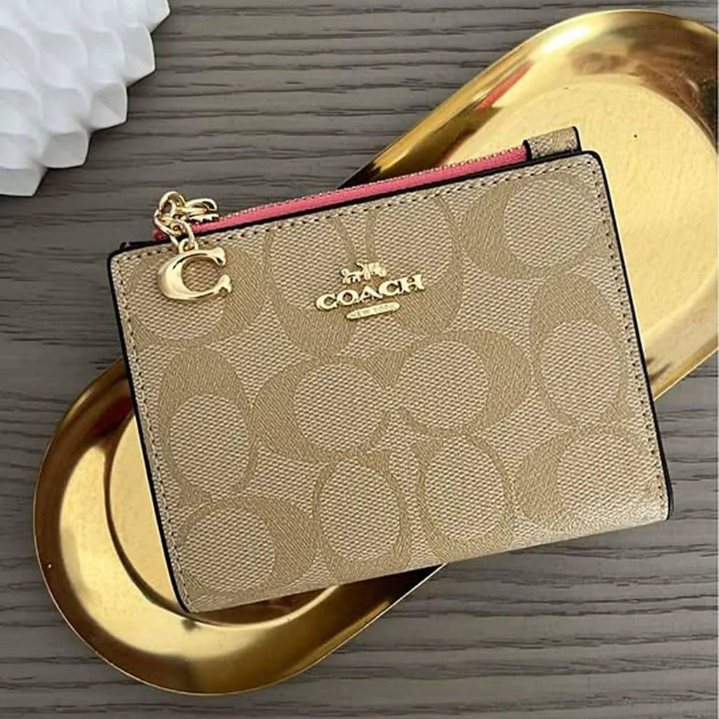 Coach Signature Snap Wallet in Khaki and Saddle ✨👜