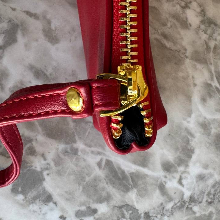 Bottega Veneta Multi-Color Woven Handbag with Detachable Pouch 👜✨