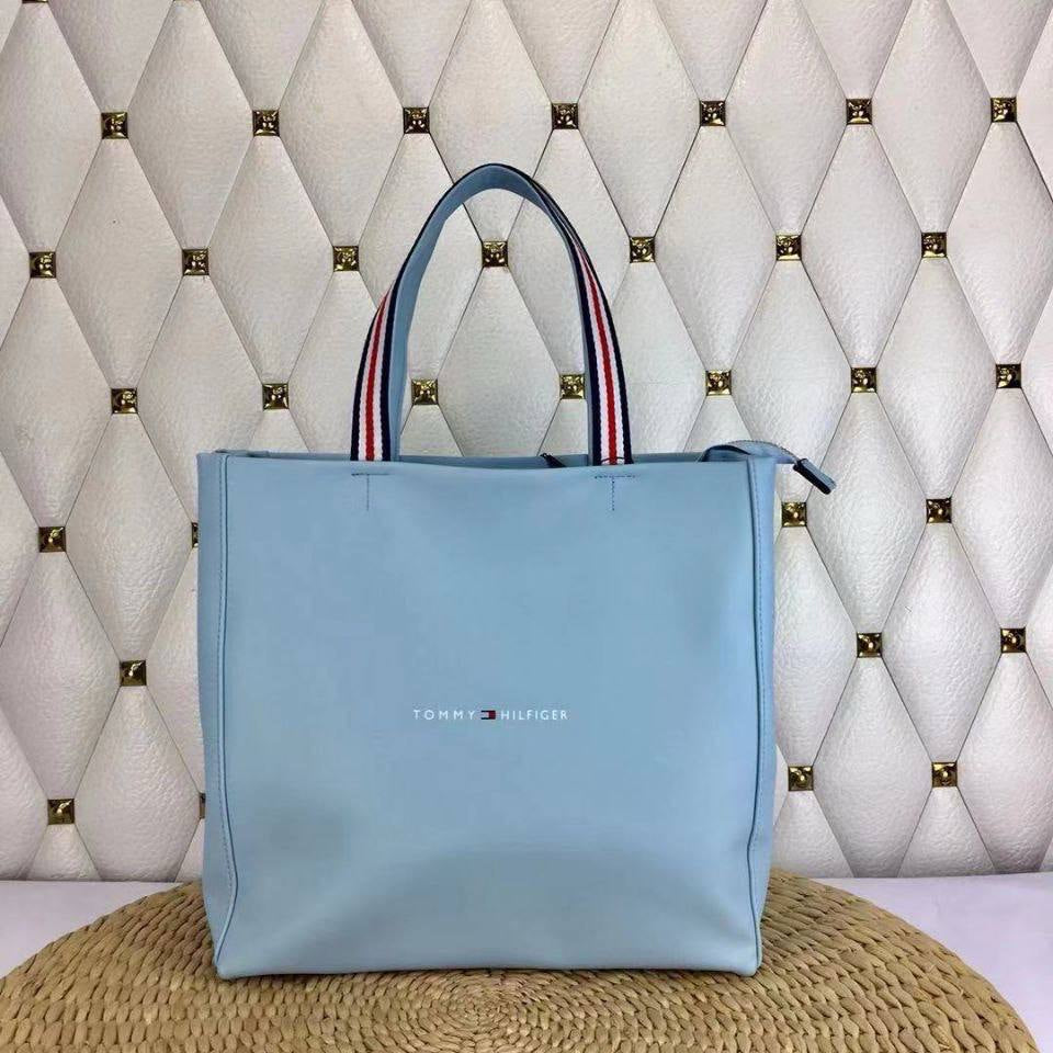 Tommy Hilfiger Navy Tote: Stars & Stripes Style 🇺🇸👜⭐