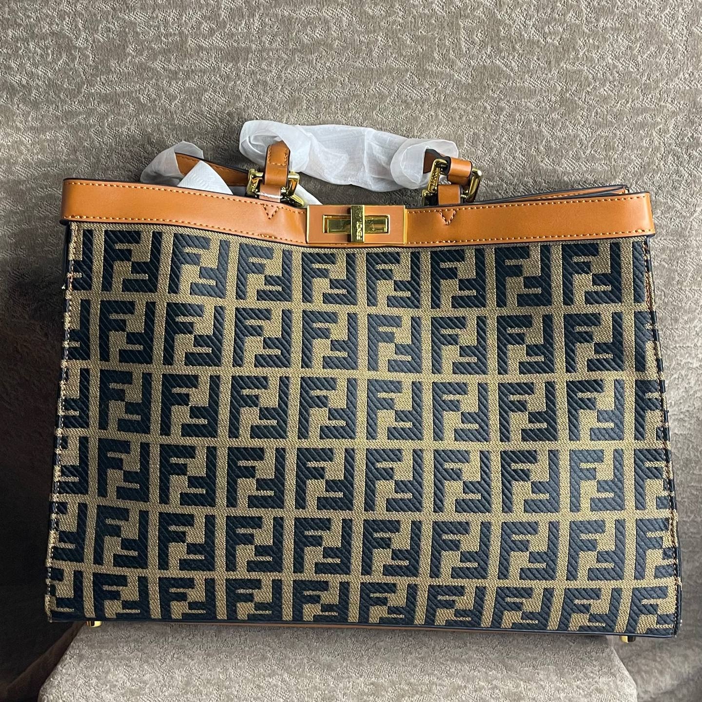 Fendi: Brown & Black Signature Bag 👜💼