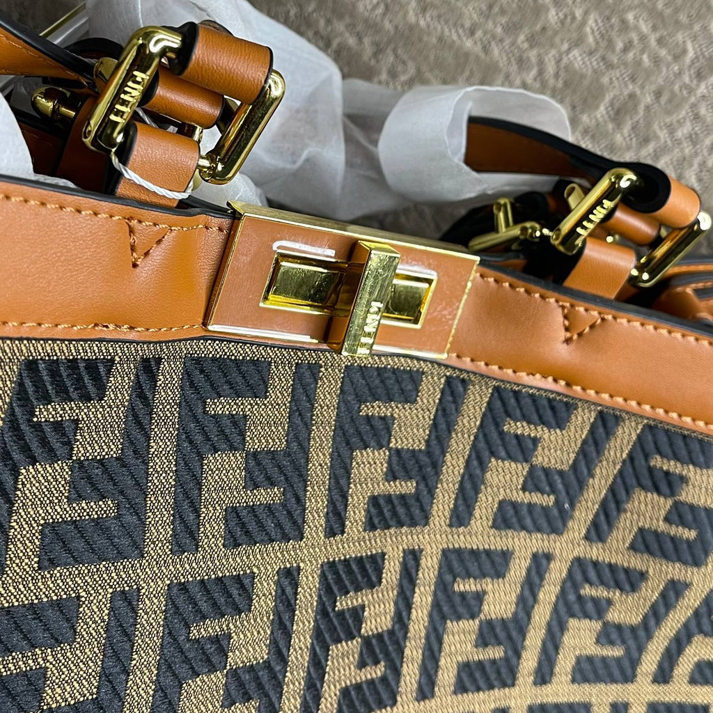 Fendi: Brown & Black Signature Bag 👜💼