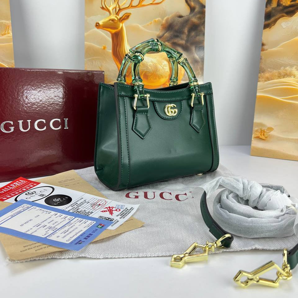 Gucci Bamboo Handle Handbag with Gold Tone Hardware 👜✨